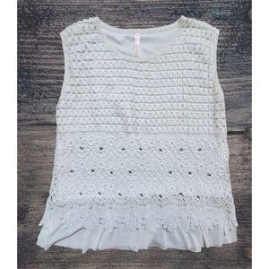 Universal Fashion Womens Medium White Lace Short Sleeve Top Blouse Shirt Jewel